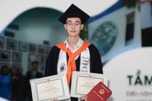 Thủ khoa trường ĐH Y tế công cộng chọn ngành từ mong muốn chữa đau cho mẹ