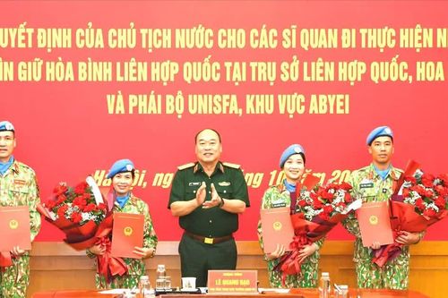 Trao quyết định của Chủ tịch nước cho 4 sĩ quan thực hiện nhiệm vụ gìn giữ hòa bình Liên hợp quốc