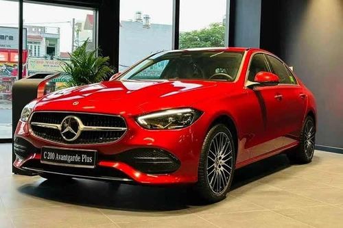 Mercedes-Benz Việt Nam triệu hồi tới hơn 850 xe lỗi cụm khóa cửa