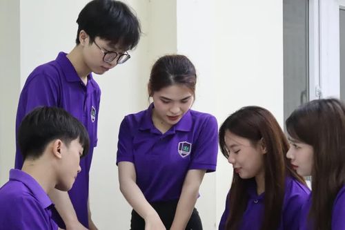 Đề xuất tái cấu trúc chương trình đào tạo đại học tích hợp trí tuệ nhân tạo