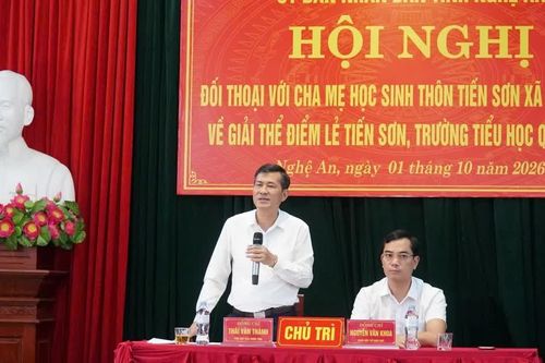 Lãnh đạo tỉnh Nghệ An đối thoại với phụ huynh về sáp nhập điểm lẻ Tiến Sơn