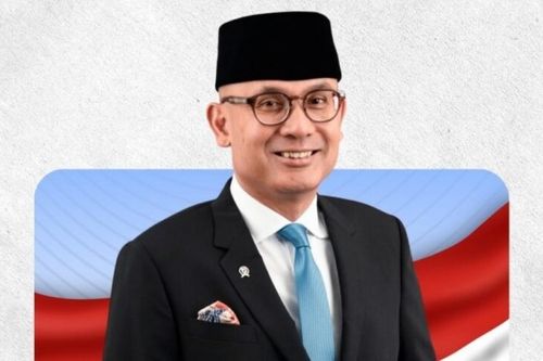 Điện mừng Bộ trưởng Bộ Ngoại giao Indonesia