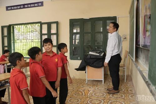 Từ 15/11, quỹ phụ huynh bị 'khai tử', hết thời 'góp rồi giao chi tiêu'