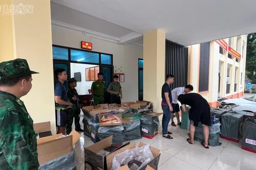 Biên phòng Lào Cai chủ trì triệt phá vụ vận chuyển 21.000 bao thuốc lá lậu