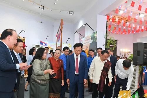 Sản phẩm Việt – Lào kể câu chuyện văn hóa, mở đường kết nối thương mại