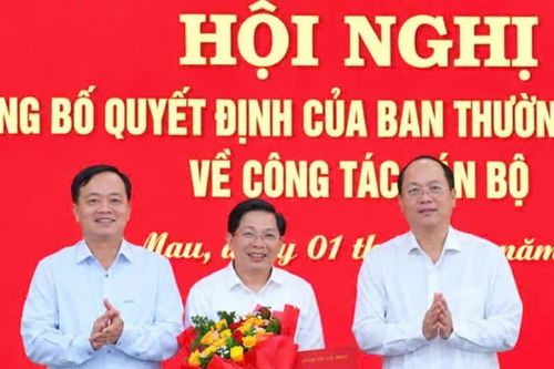 Công bố quyết định của Ban Thường vụ Tỉnh ủy Cà Mau về công tác cán bộ