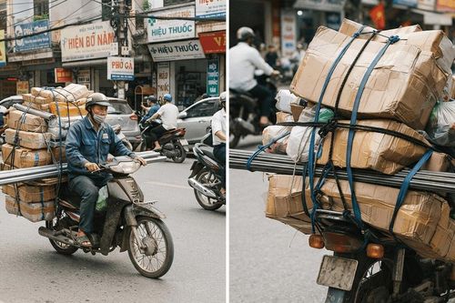 Chở hàng cồng kềnh bằng xe máy: Tiện một chuyến, nguy hiểm cả đường