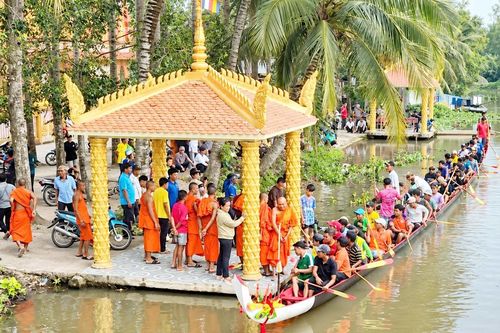 Ghe Ngo 176 năm tuổi trở lại đường đua, nối nhịp văn hóa Khmer