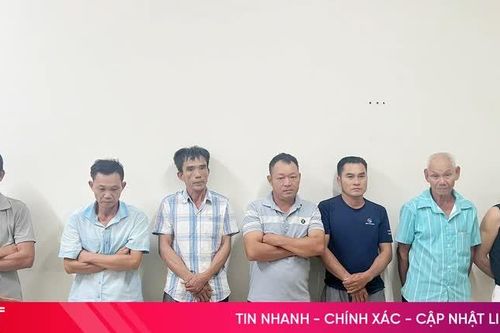 Khởi tố 8 bị can trong vụ đánh bạc tại xã Cẩm Hưng