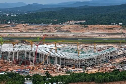 Hơn 7.600 công nhân chạy đua tiến độ trên đại công trường Sân bay Phú Quốc