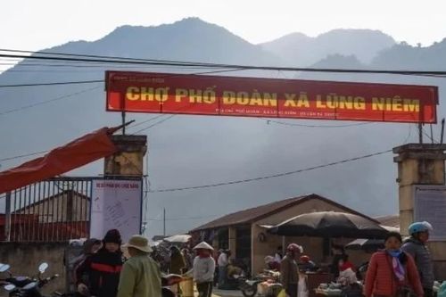 Chợ phiên Phố Đoàn - nơi hội tụ giá trị văn hóa và tiềm năng du lịch Pù Luông