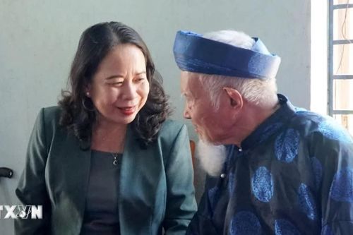 Phó Chủ tịch nước Võ Thị Ánh Xuân thăm, chúc thọ người cao tuổi tại Đà Nẵng