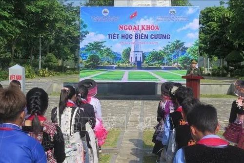Khơi dậy tình yêu Tổ quốc qua 'Tiết học biên cương' tại A Mú Sung