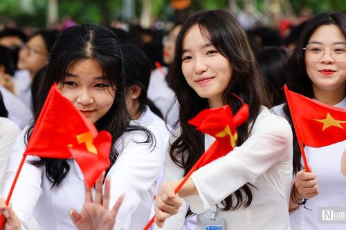 Tiêu chí hỗ trợ gia đình có 2 con gái dưới 16 tuổi: 'Nuôi con khỏe, dạy con ngoan, con học giỏi'