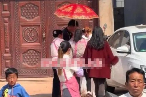 Cô dâu 29 tuổi từ chối lên xe hoa, hành động sau đó khiến cả đám cưới sững sờ