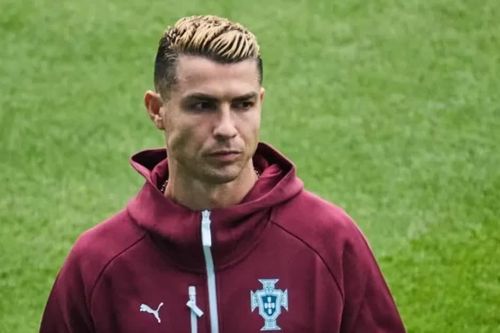 Cristiano Ronaldo rời trại tập trung của đội tuyển Bồ Đào Nha