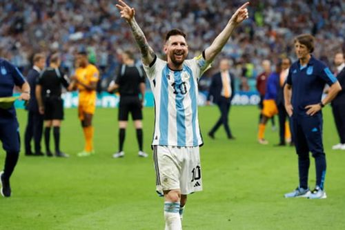 Messi được trao bằng tiến sĩ danh dự