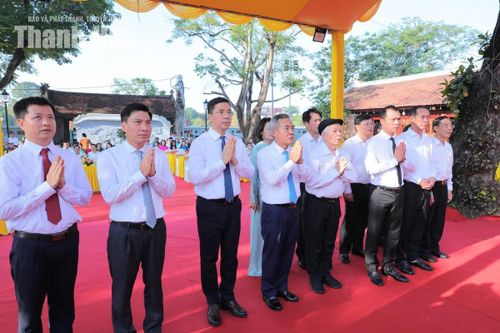 Thường trực Tỉnh ủy dâng hương tại Di tích lịch sử Quốc gia Thái miếu Nhà Hậu Lê