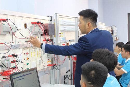 Bộ Tài chính hướng dẫn triển khai Chương trình đào tạo 10.000 CEO