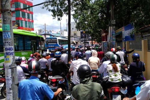 Ứng dụng AI giải bài toán ùn tắc giao thông đô thị