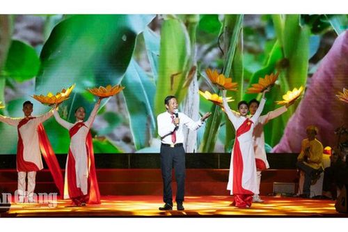 13 đội tham gia Liên hoan Đờn ca tài tử và Trích đoạn cải lương An Giang