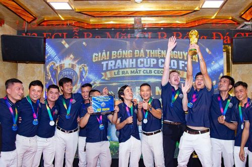 Đội CEO F3 FC vô địch giải Giải bóng đá thiện nguyện tranh cúp CEO F3