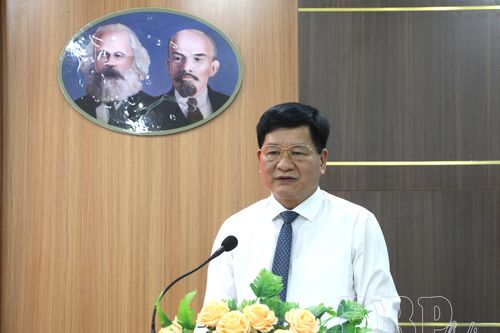Bàn giao 227 đảng viên về hai đảng bộ