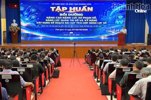 Bồi dưỡng nâng cao năng lực số cho cán bộ quản lý, giáo viên