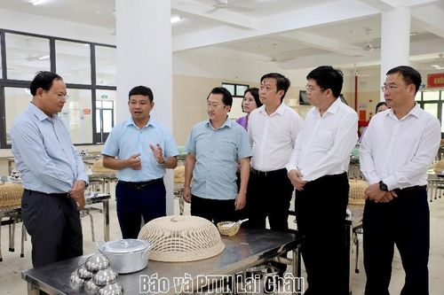Đảm bảo tốt điều kiện ăn, ở cho học sinh trường nội trú