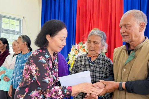 Kỷ niệm Ngày Quốc tế Người cao tuổi 1/10:Ðể người cao tuổi sống vui, sống có ích