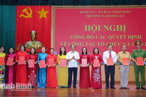 Đảng ủy phường Nam Hoa Lư công bố các quyết định về công tác tổ chức và cán bộ
