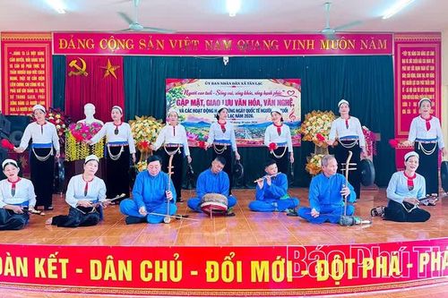 Tân Lạc gặp mặt kỷ niệm 35 năm Ngày Quốc tế Người cao tuổi