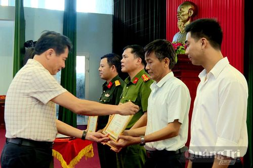 Phường Đồng Hới: Khen thưởng các tập thể, cá nhân có thành tích xuất sắc trong công tác tuyển quân