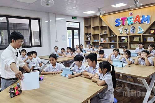 Mở rộng mạng lưới giáo dục ngoài công lập