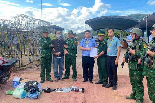 Bắt giữ đối tượng người nước ngoài trốn truy nã vào Việt Nam