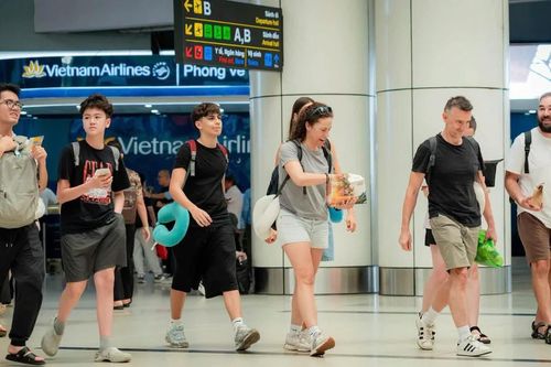 Gần 102 triệu lượt khách qua cảng hàng không trong 9 tháng đầu năm