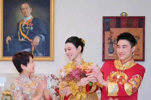 Siêu mẫu Hề Mộng Dao đeo 22 vòng vàng trong lễ cưới với con trai tỷ phú Macau