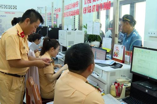 Khánh Hòa: Bố trí 16 điểm tiếp nhận hồ sơ, tổng rà soát, làm sạch dữ liệu giấy phép lái xe