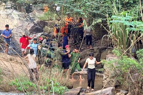 Quảng Trị: Hai nam sinh lớp 11 đuối nước tử vong khi tắm tại thác Ồ Ồ
