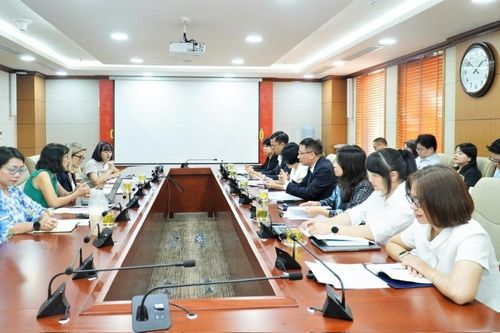 Thúc đẩy hợp tác phát triển hai thị trường vốn và các-bon