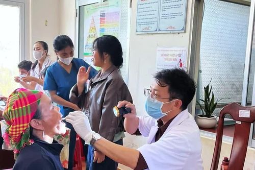 Chiến dịch 60 ngày đêm khám sức khỏe cho người dân Lâm Đồng