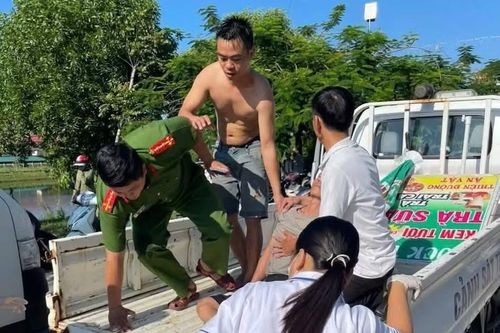 Công an xã cùng người dân kịp thời cứu 2 người bị đuối nước khi đánh cá