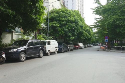 Vi phạm dừng, đỗ: Không thể chỉ xử lý theo đợt