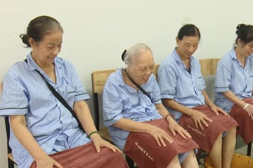 Hà Nội đưa dịch vụ chăm sóc đến gần người cao tuổi