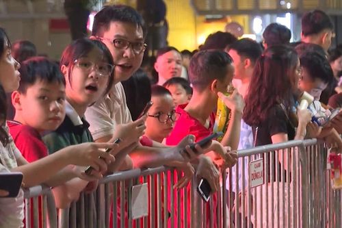 Hà Nội nghiên cứu cột chặn xe tự động tại phố đi bộ