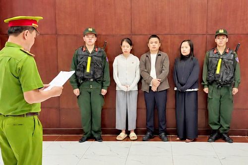 3 đối tượng buôn bán thực phẩm giảm cân chứa chất cấm với Ngân 98 bị khởi tố