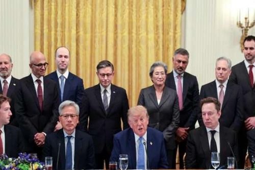 Tổng thống Donald Trump mở 'kỷ nguyên siêu trí tuệ', giới công nghệ phản ứng ra sao?