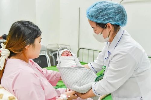 Bộ Y tế đề xuất địa phương hỗ trợ tiền, hiện vật cho trẻ đến 12 tháng tuổi