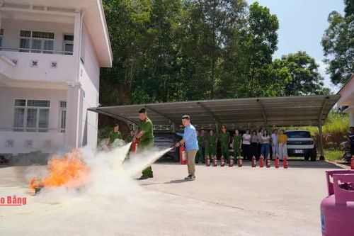 Tập huấn nghiệp vụ phòng cháy, chữa cháy tại Cơ sở cai nghiện ma tuý tỉnh