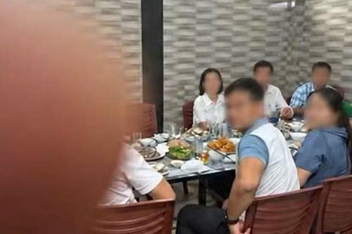 Bí thư xã ở Quảng Trị tụ tập ăn uống trong giờ hành chính, cơ quan chức năng nói gì?